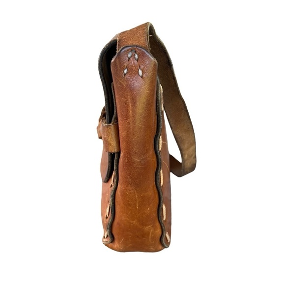 VTG Distressed Leather Boho Saddle Flap Purse Decorative Stitching Braid Detail - Picture 5 of 14